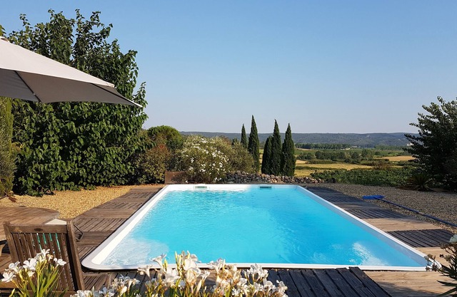 Maison Chemin d'Uzès est une propriété indépendante, à la campagne, près d'Uzès.