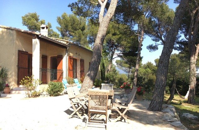 Maison Dans Pinède Dominante, Calme Absolu, vue Exceptionnelle.
