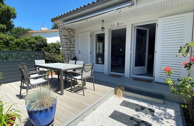 Maison bord de mer, 4 personnes, plage à pied 450 m et village à 700m