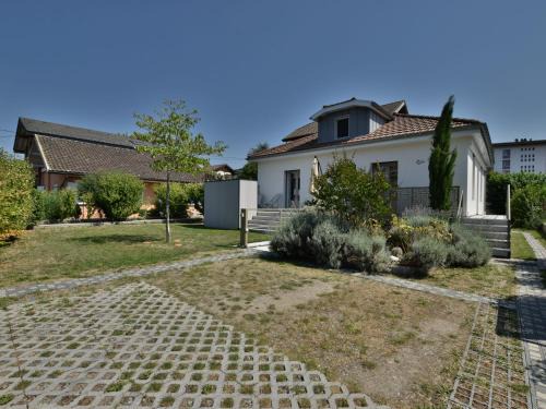 Maison rénovée, confort moderne, quartier calme, parking - FR-1-498-120