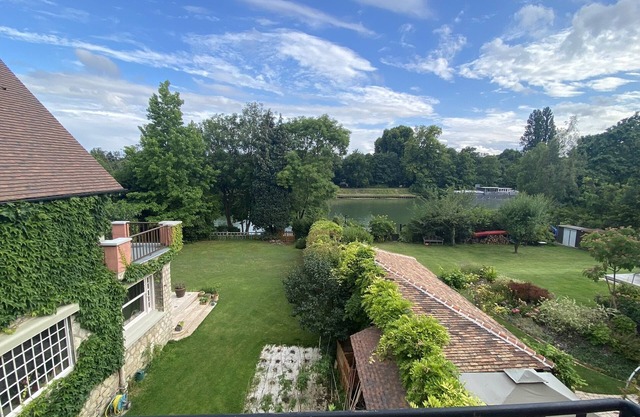 Maison sur propriété de charme avec accès privé aux bords de Marne