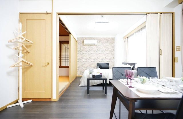 Maison Tsuha 301 Near Kokusai Street Accommodates up to 8 people / Naha Okinawa
