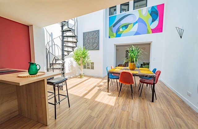 Maison type loft avec jacuzzi et terrasse sur les toits