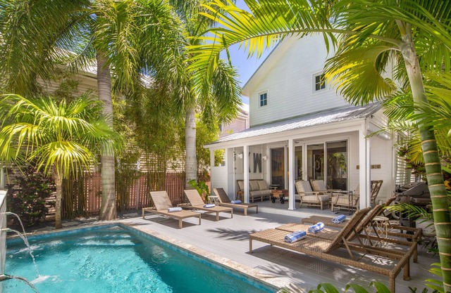 ~ MAISONS de LUXE ~ 2 Superbes maisons avec piscine privée sur Duval St! Animaux ok