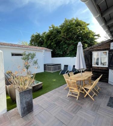 MAISONS DE VACANCES LES RÉTHAISES
