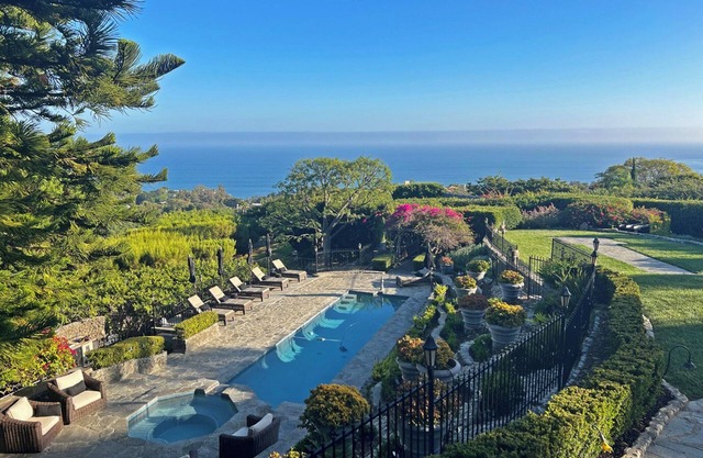 Majestueux domaine surplombant Paradise Cove