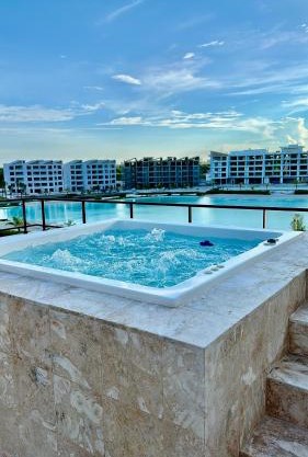 Majestic Lakefront Penthouse with Jacuzzi The City Beach Punta Cana RD