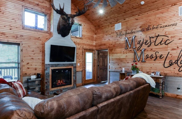 Majestic Moose Lodge - Village de pont de pierre de classe mondiale
