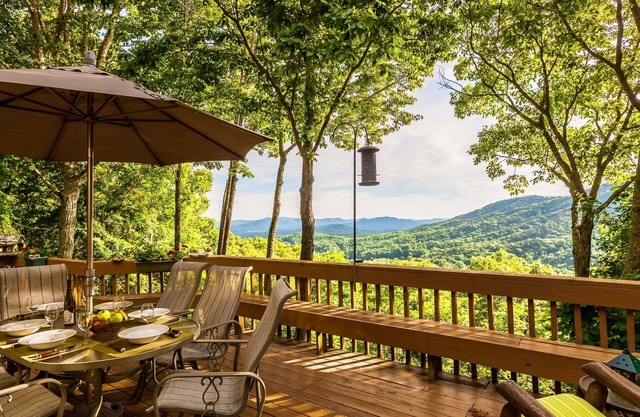 EAGLES NEST HiDEAWAY - CABINE DE LUXE, VUES SPECTACULAIRES, HOT TUB, CONFIDENTIALITÉ TOTALE
