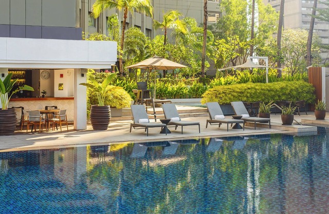 Makati Shangri-La, Manila