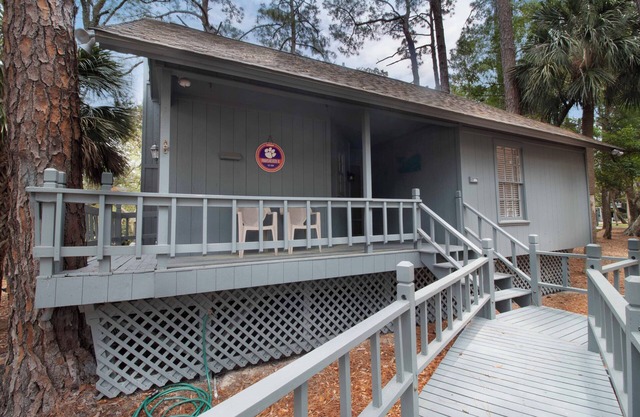 School's Out ~ Make it summer all year round with this amazing 2 bedroom home