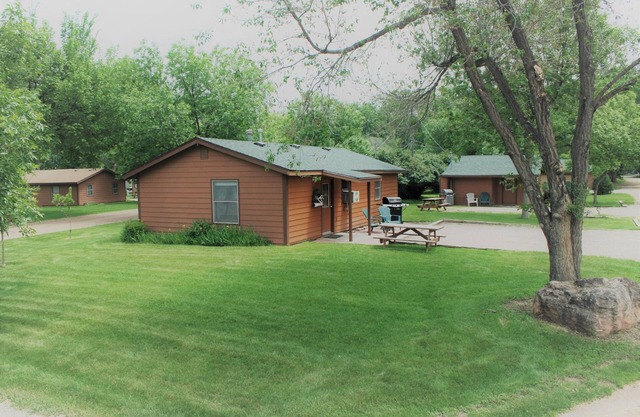 Dlx 2 Bedroom Cottage Q/Q Beds