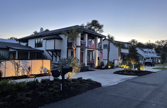 Make Memories - hot tub, pool, beaches, putting green, fire pit…