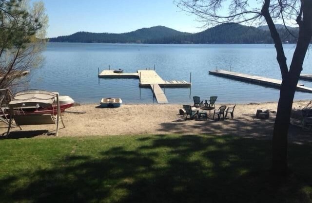 Maison spacieuse au bord du lac Loon