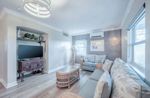 Make Waves in Clearwater Beach - Your Gateway to Coastal Paradise with Luxury Ac