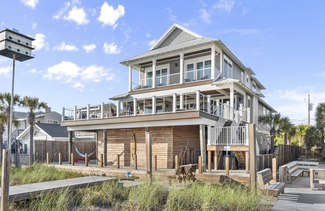 'Make Your Mark PCB' Gulf Front/Private Pool/Wifi/Tiki Bar
