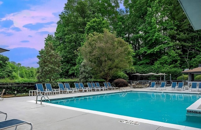 Make Your Trip More Enjoyable! 4 Relaxing Units, Pets Allowed, Parking!