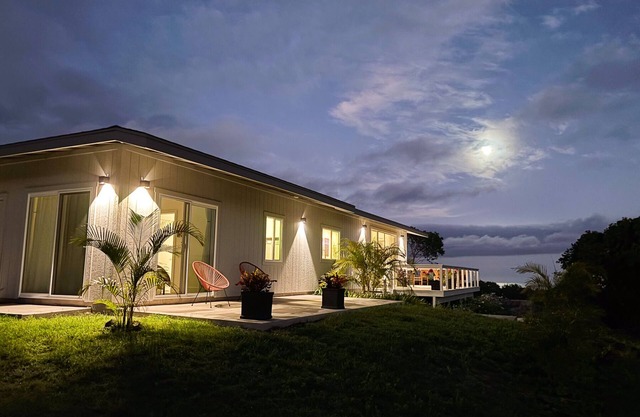 Makia View House / 3Bed + 2 Bath / Ocean Views
