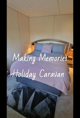 Making Memories Holiday Caravan