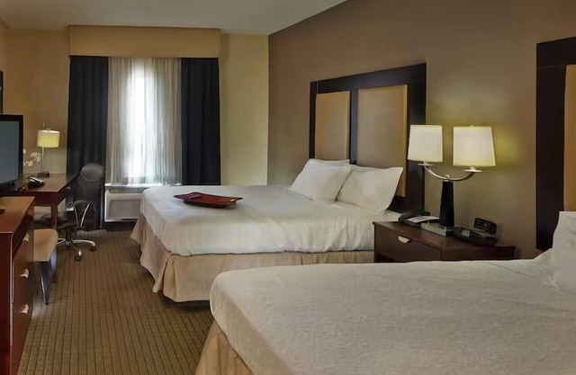 Making The Best Memories Along The Way! 2 Relaxing Units, Pool, Free Parking!