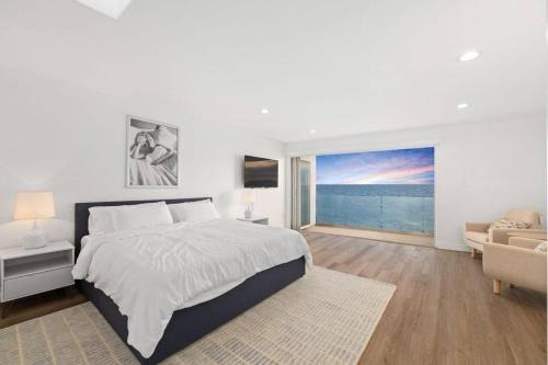 Malibu Beachfront Home with Rock Spa Ocean Views & Deck