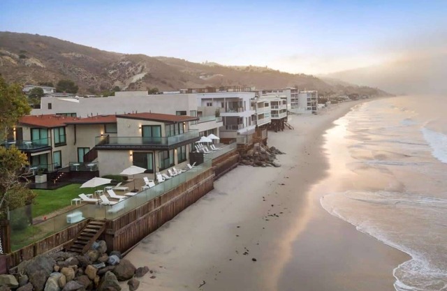 Malibu Sand Suites #13 - Ocean-side Apt. on Carbon
