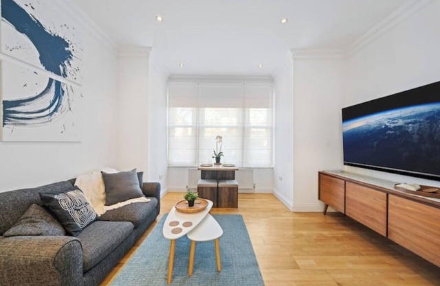 Mallard Suite with Fast City Links | DucklingStays