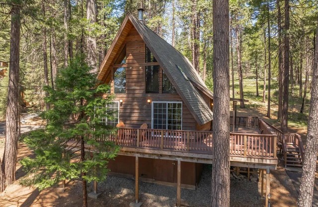 Mama Bear's Cabin- Blue Lake Springs/Bear Valley