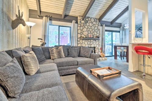 Mammoth Lakes Condo with Pool and Spa Access!