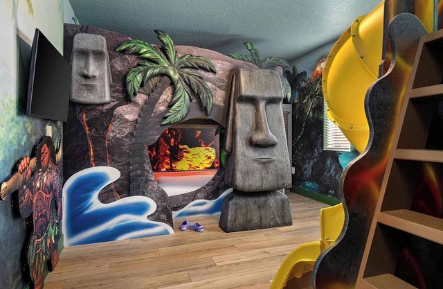 Mammoth Manor | Massive home w PVT theater, arcade, spa pool - mins to top parks