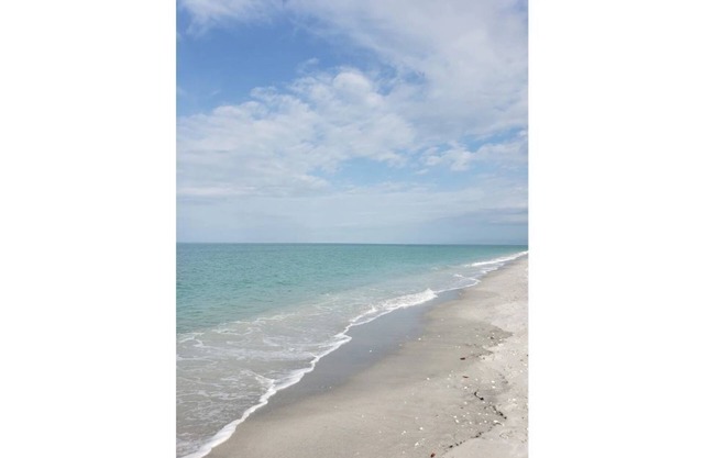Manatee Grove 2 bedroom cottage on the water