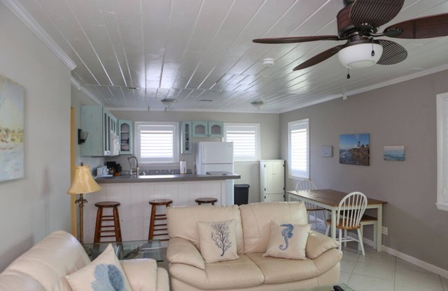 Port Salerno / Manatee Pocket Guest Cottage