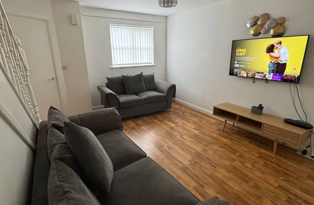 Manchester Home Close TO City Center AND Stadium
