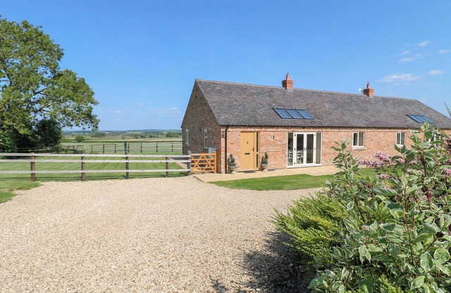 Cottage Mandarin, MELTON MOWBRAY