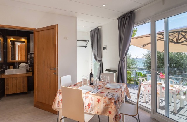 Mandorlo (SLR401) by Interhome