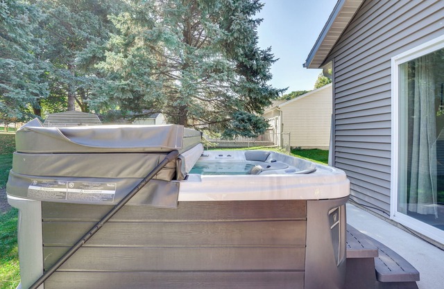 Mankato Getaway w/ Game Room & Salt Water Hot Tub!
