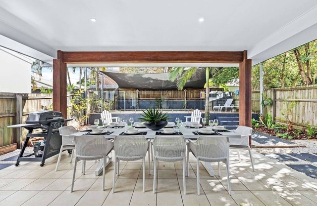 Manly Oasis 5bd - 3 King beds, Pool, BBq
