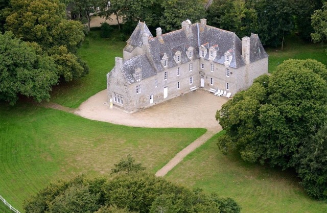 Splendide manoir breton, 20 personnes et plus, à 6 km de la mer