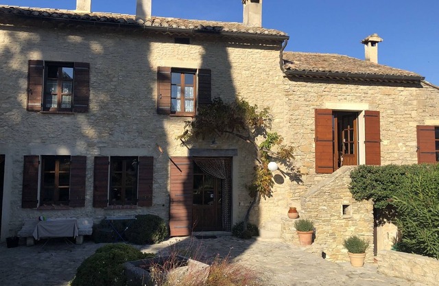 Manon, Mas provençal, piscine et face Ventoux.