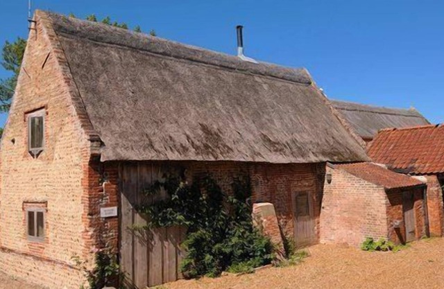 Manor Barn | East Ruston Cottages