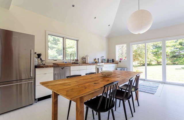 Manor Cottage: Beach Hopping | Outdoor Shower