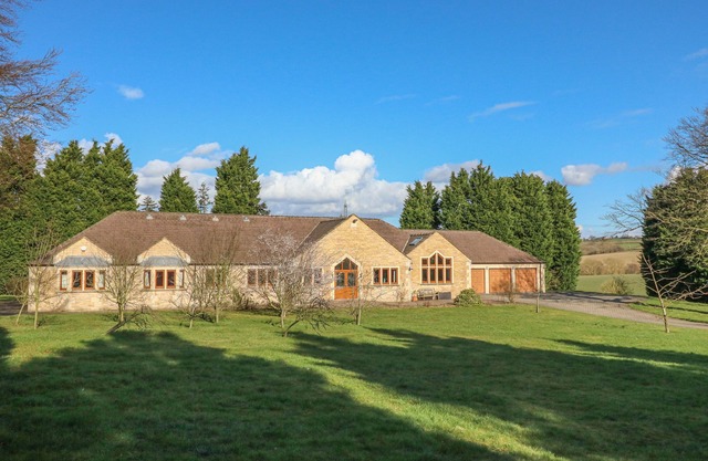Manoir, CHESTERFIELD