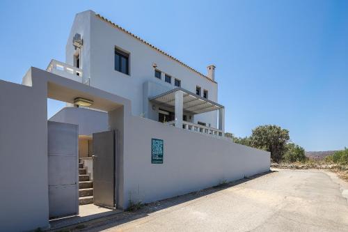 ManouEl Villa