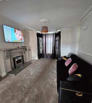 Mansfield 30 x DM for Weekly or Monthly Deals x Sleeps 10, Free Parking x Wifi