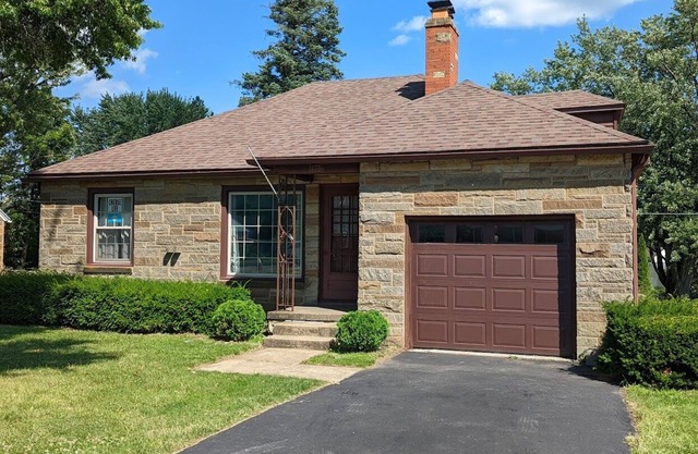 Mansfield- Shawshank/ MidOhio Raceway- COZY HOME
