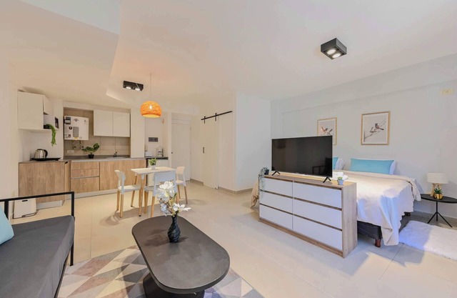 Fliphaus + Mansion Mitre 'B' - 3 pax Gym & Jacuzzi