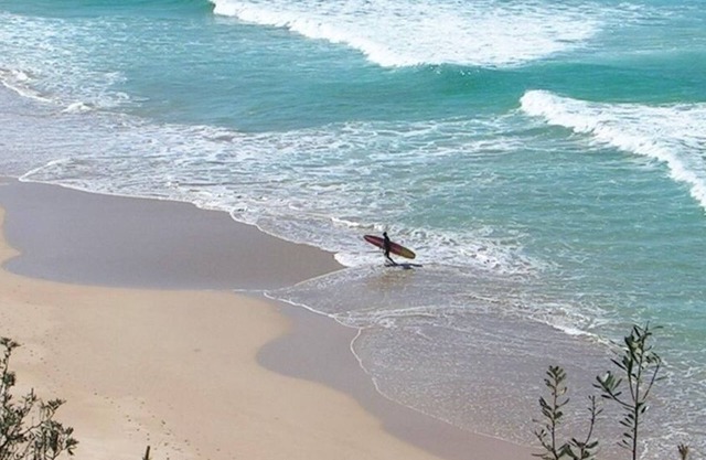 Manyana Beach Break situé sur le front de mer absolu surplombant Inyadda Beach. WIFI disponible