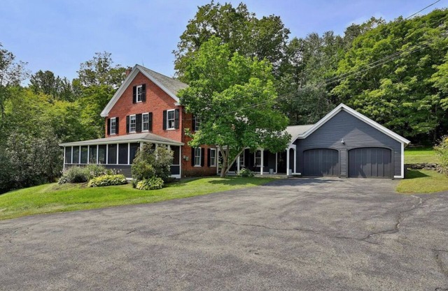 Maple Leaf Manor - 1864 Brick Federal Style Farmhouse with a modern touches.