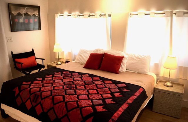 Marfa House El Balcon, au coeur de Marfa avec accès direct au balcon