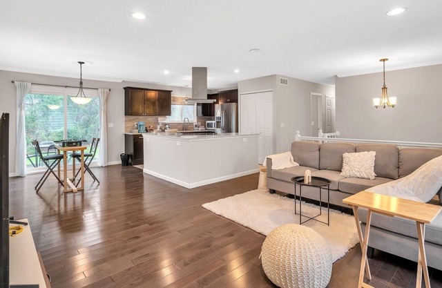 NEW LISTING! Maria's villa 1 one mile from lake with fire pit by RedAwning